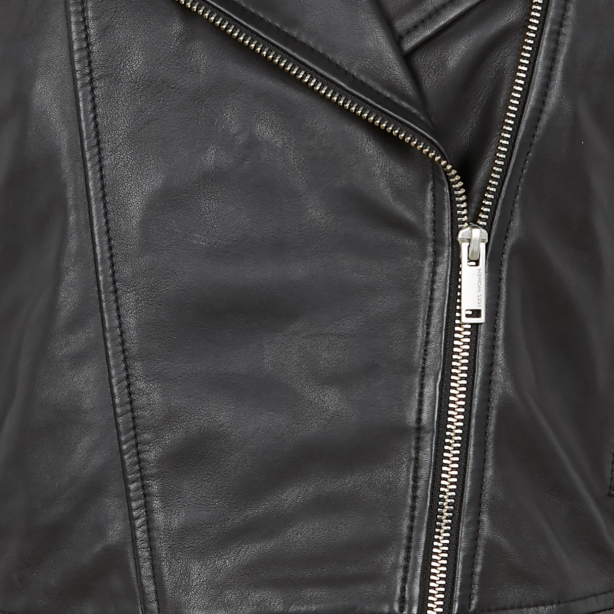 Blouson court zippé en cuir d'agneau | Noir