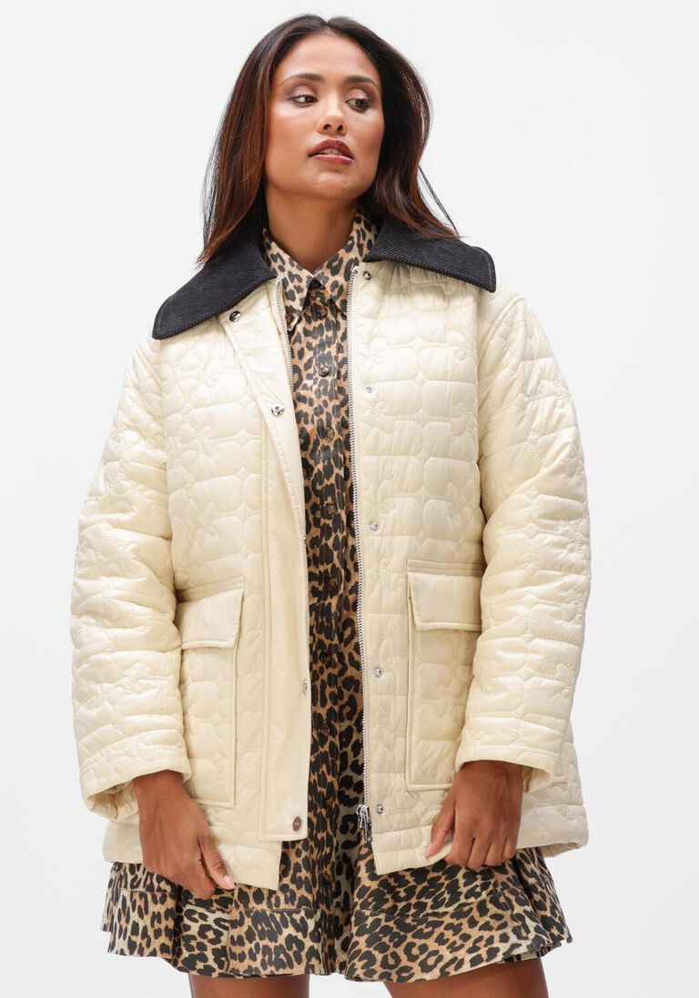 beige ganni jassen shiny quilt jacket