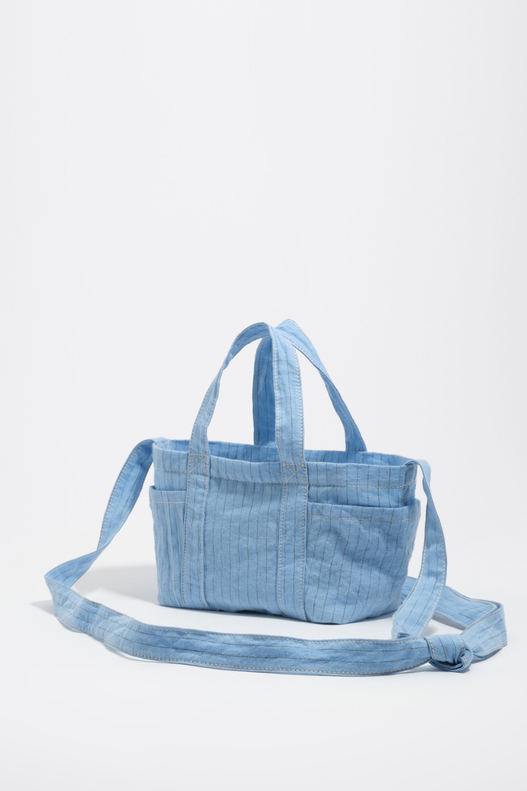 Bolsa pequena de linho azul claro