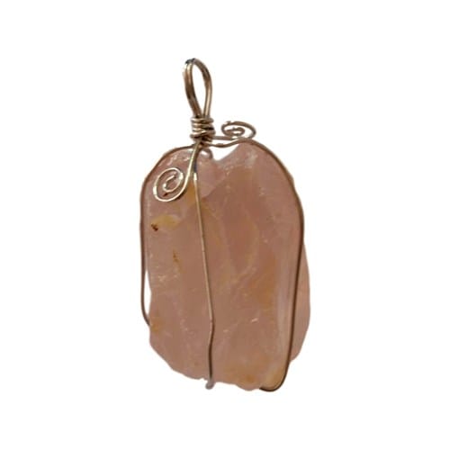 Pendentif brut enchassé en quartz rose