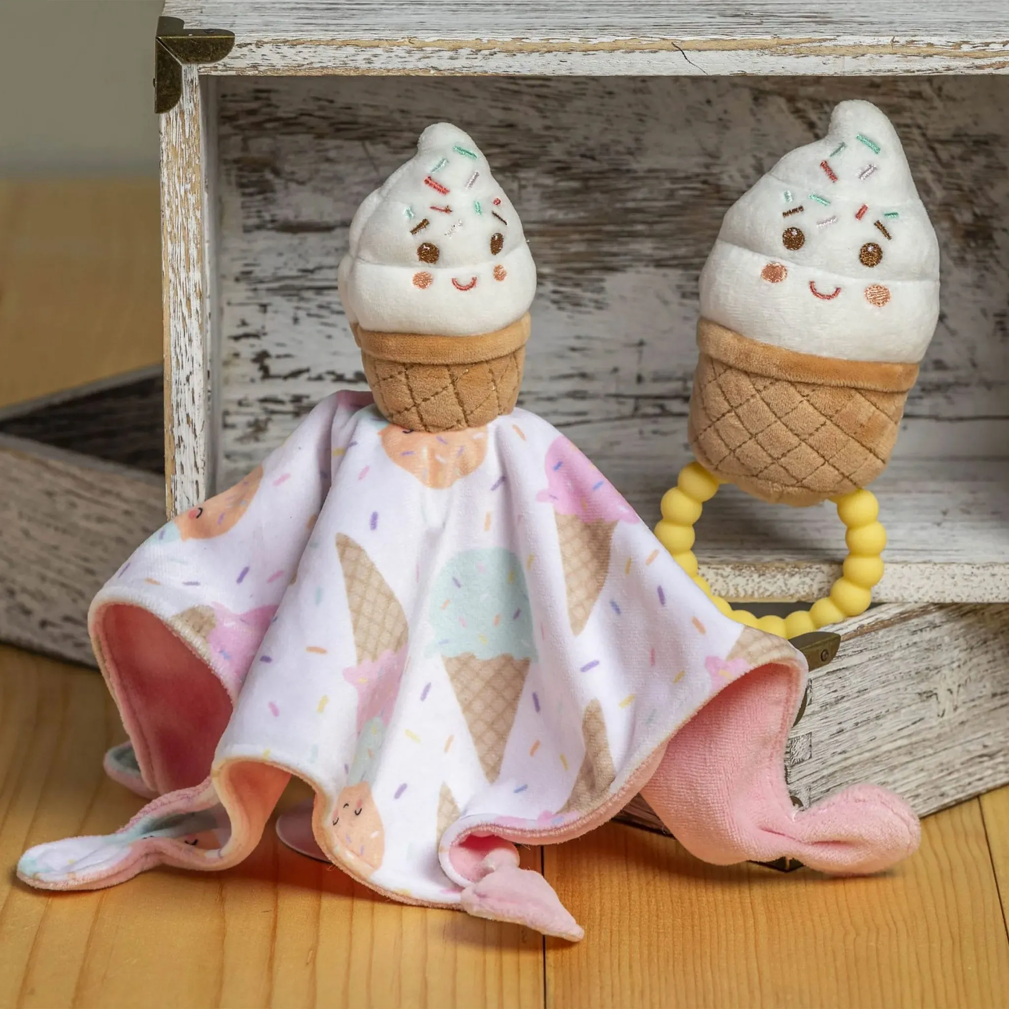 Mary Meyer Hochet de Dentition - Crème Glacé