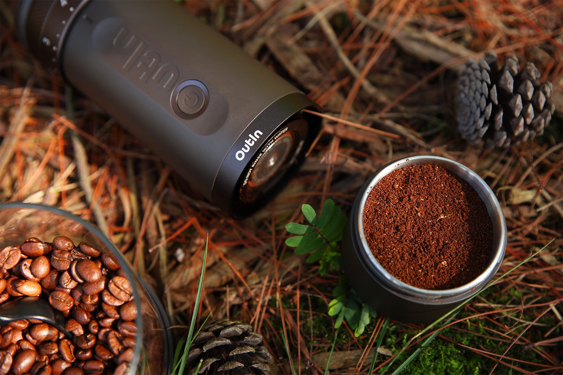 OutIn Fino draagbare elektrische koffiemolen - Tundra Brown