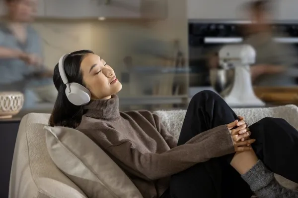[OUTLET] - Sony WH-1000XM5 - Hovedtelefoner med mik. - fuld størrelse - Bluetooth - trådløs, kablet - aktiv støjfjerning - 3,5 mm jackstik - sølv