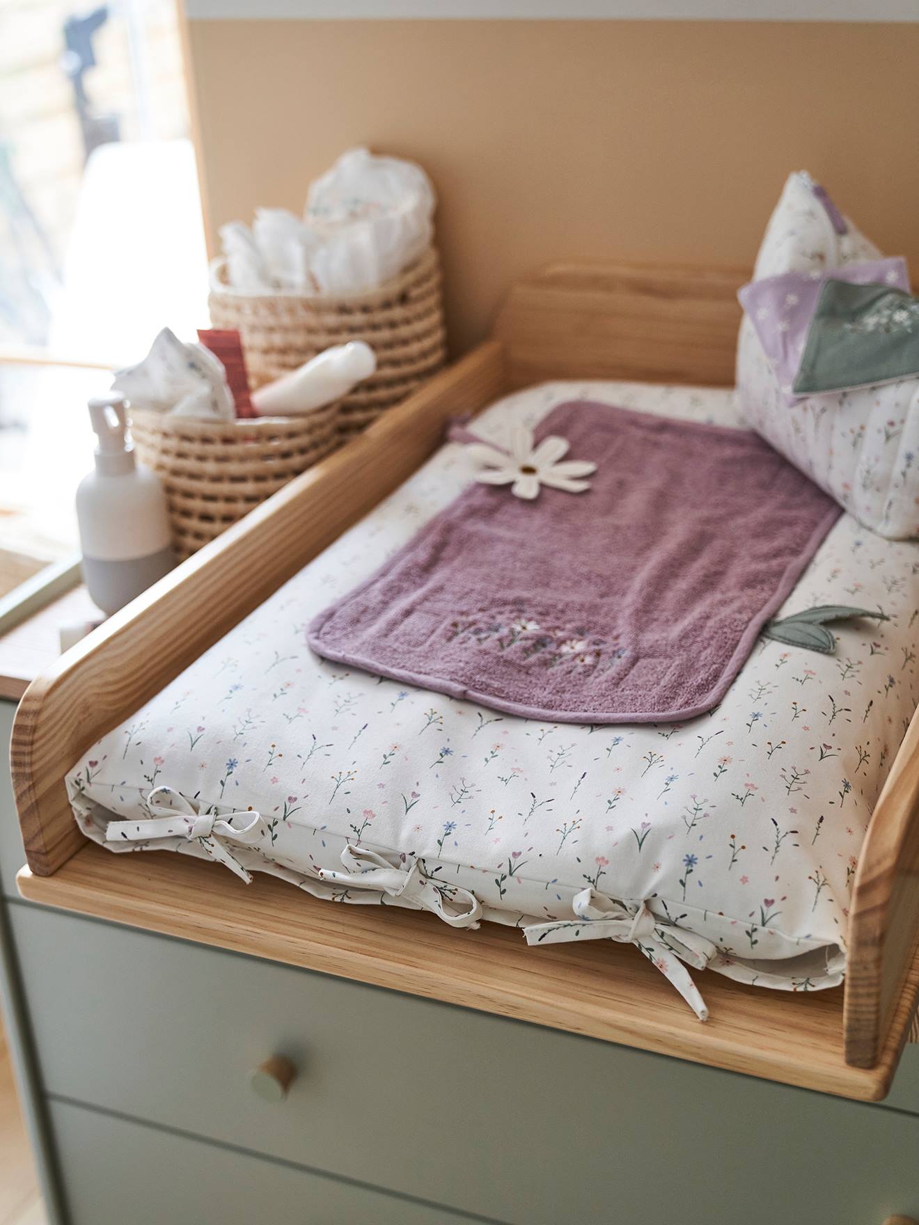 Trocador liso Dulce Provenza violeta médio com estampas