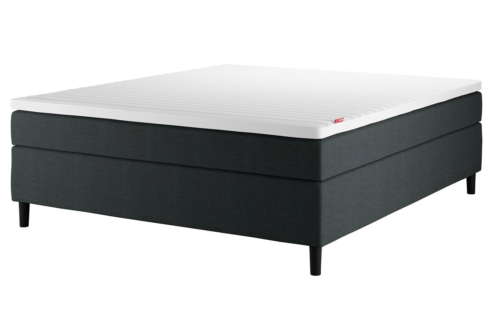 Sensitive 200 kontinentalseng Tekstil Chia 28 i 180x210 cm. Medium/Medium komfort med Premium hyperflex overmadrass og runde sorte ben 13cm. Sengegavl selges separat.