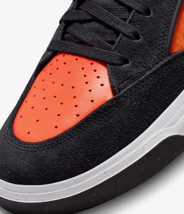 Nike SB React Leo Schuh (black orange electro)