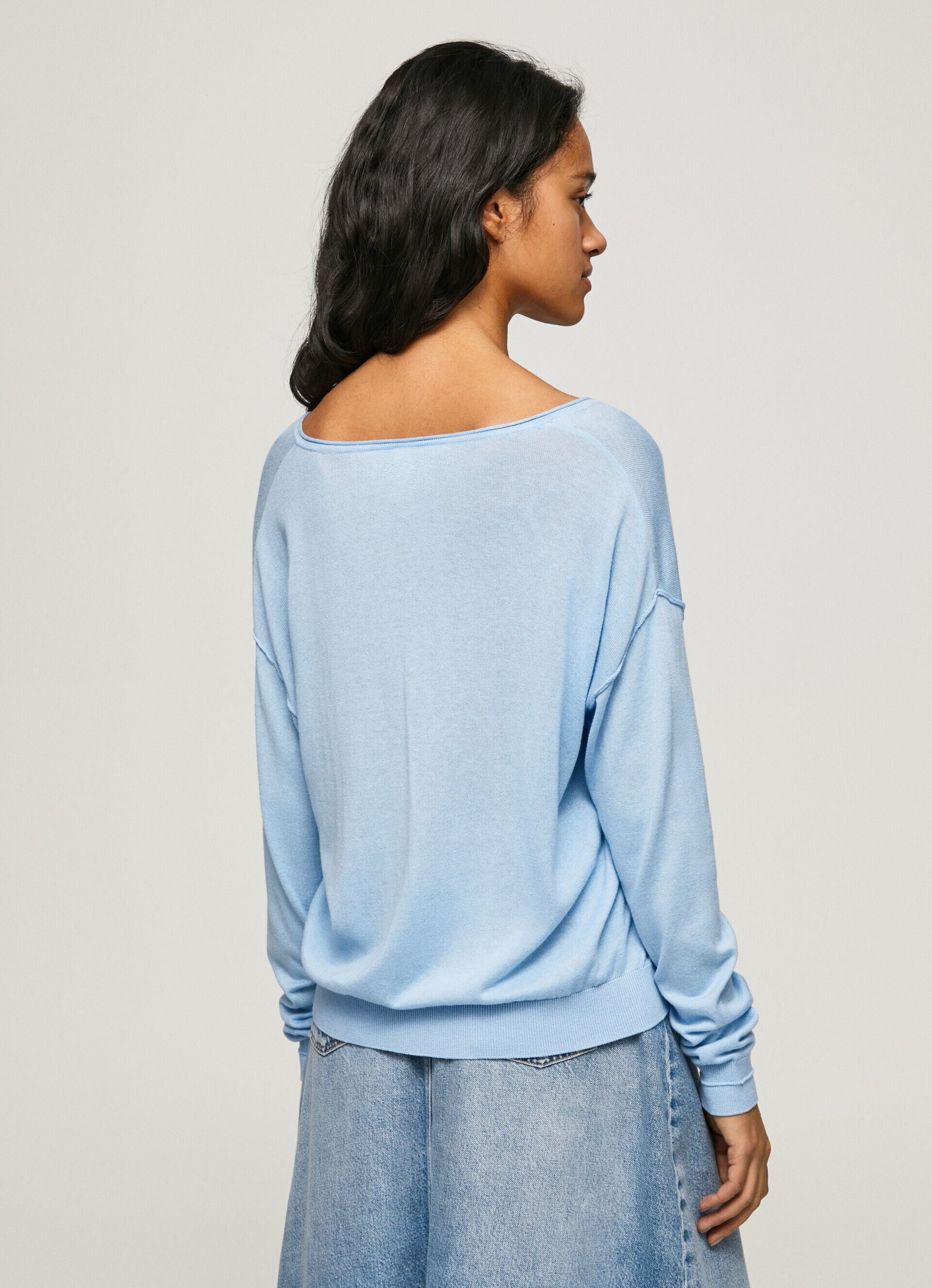 Camisa de malha com decote em V relaxado - azul-marinho