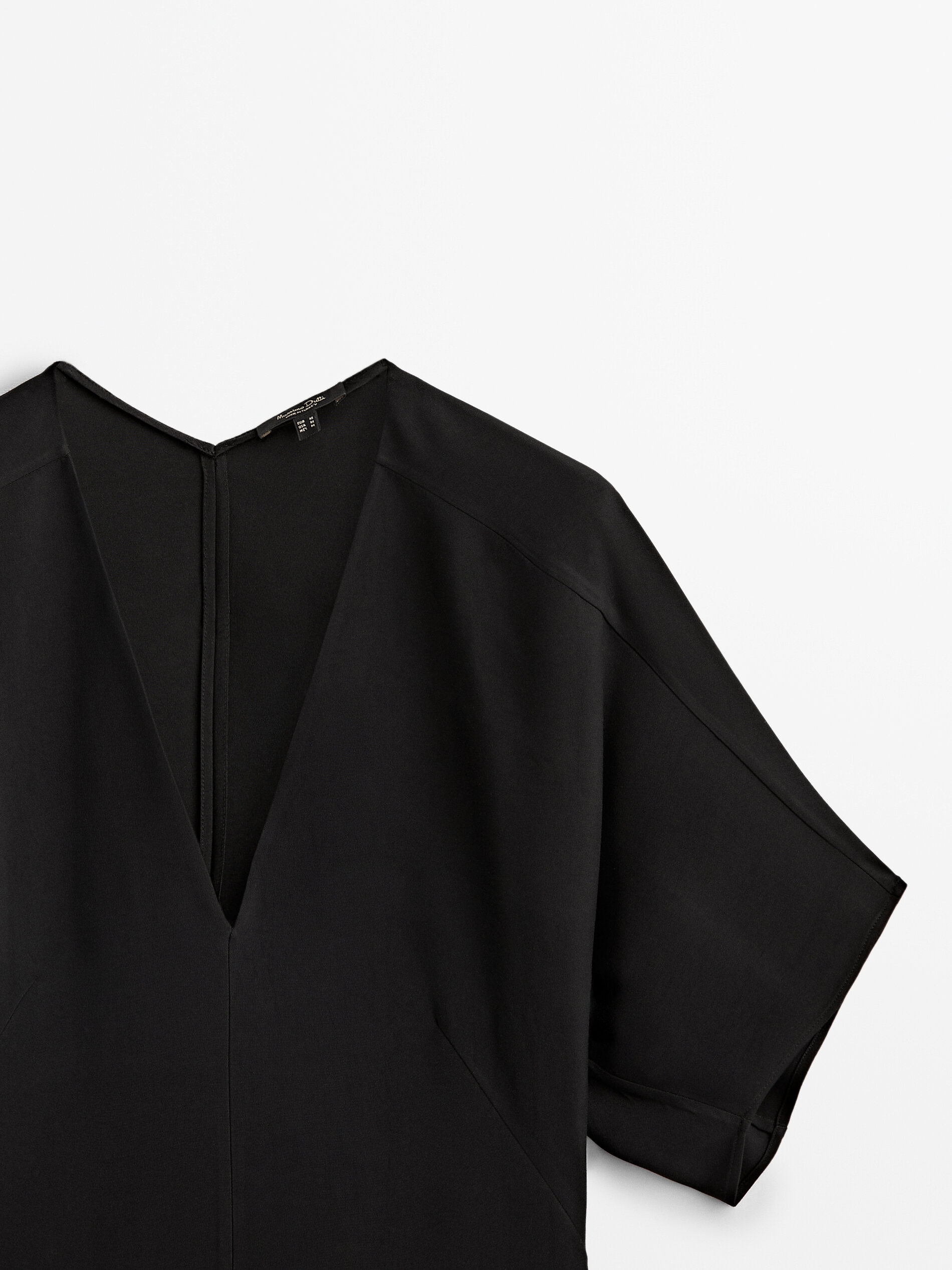Body preto com decote em V - PRETO
