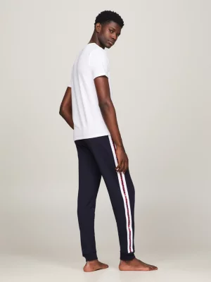 Pacote com 3 camisetas essenciais premium com elastano