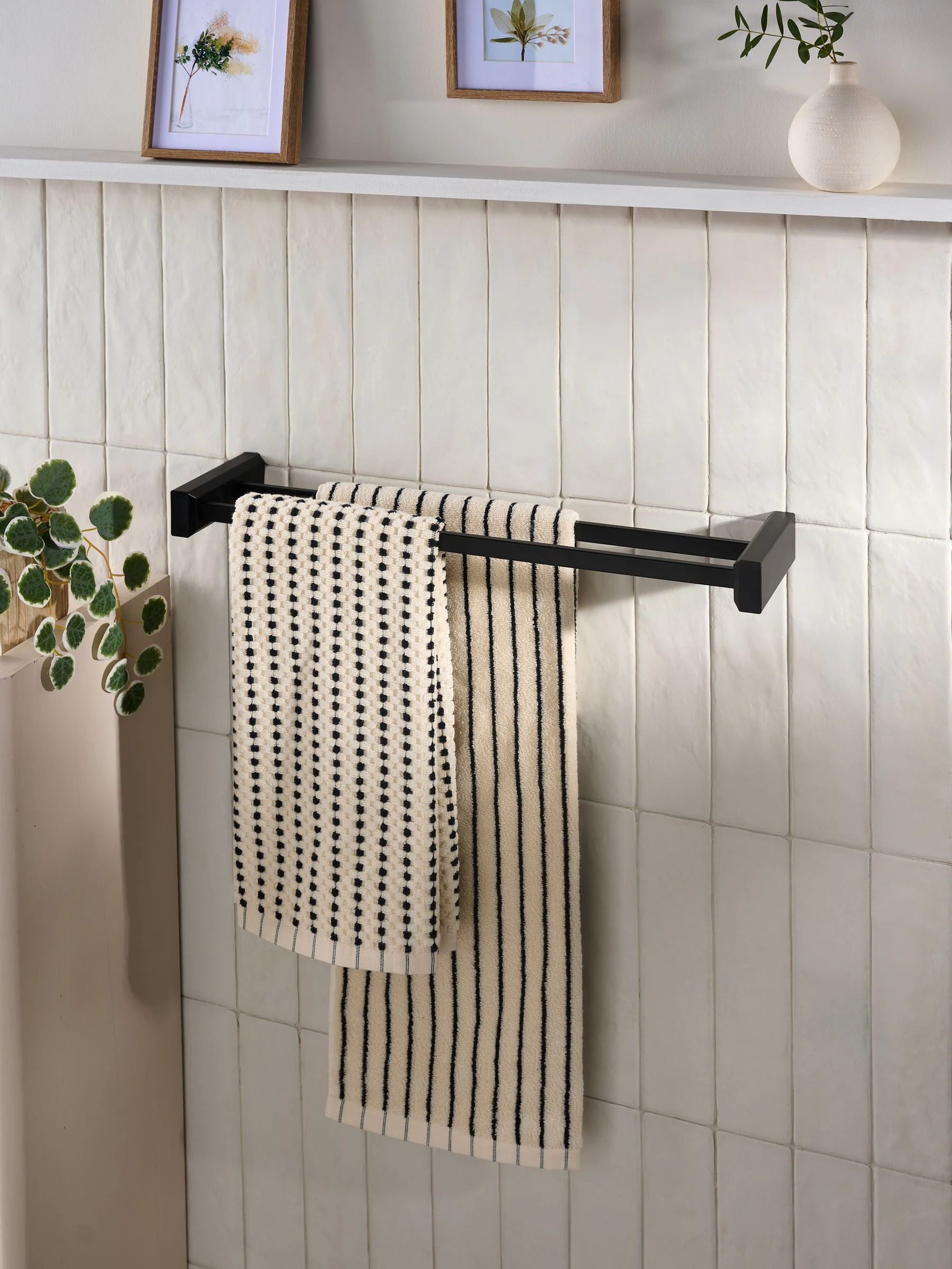 Moderna handdoekrail