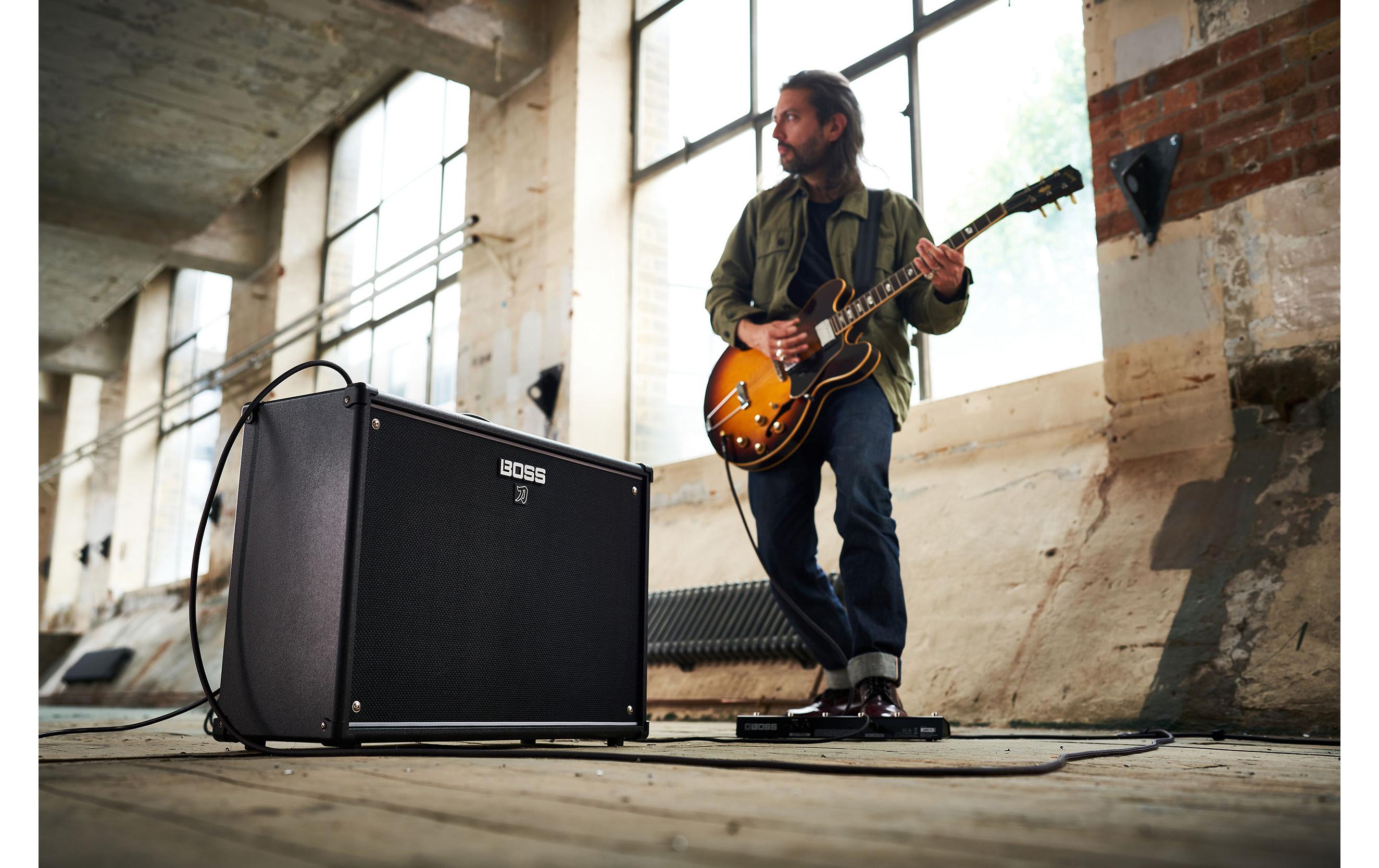 Combo KATANA-100/212 GEN 3<br>2 x 12 Modelling Combo Verstärker für E-Gitarre