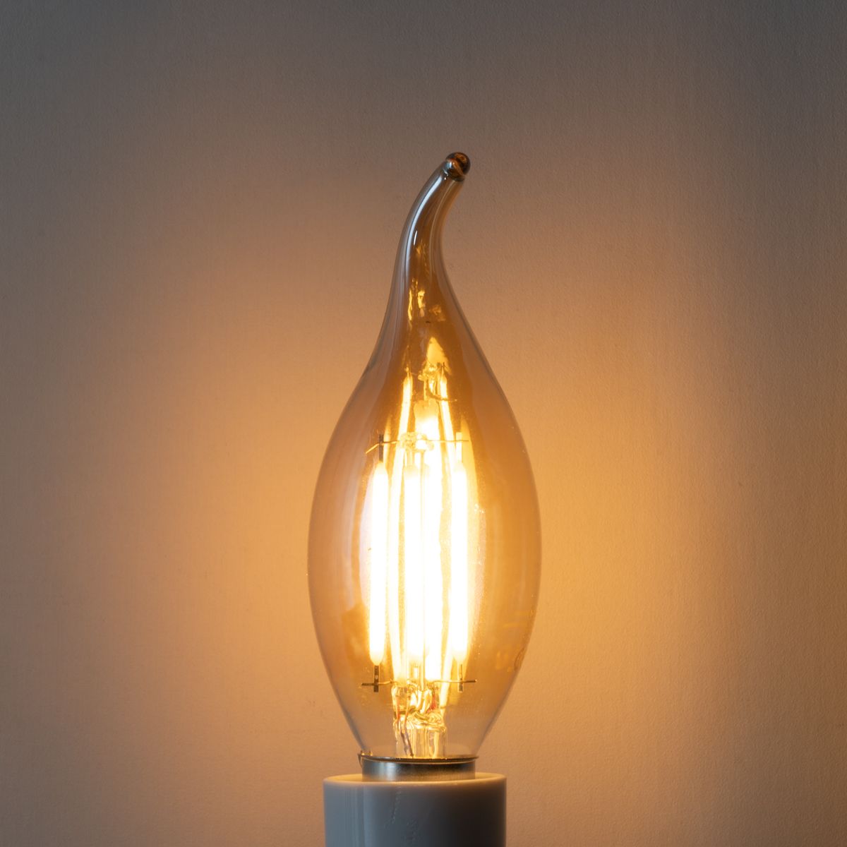 E14 dimbare LED lamp BXS35 goud 4W 450 lm 2200K