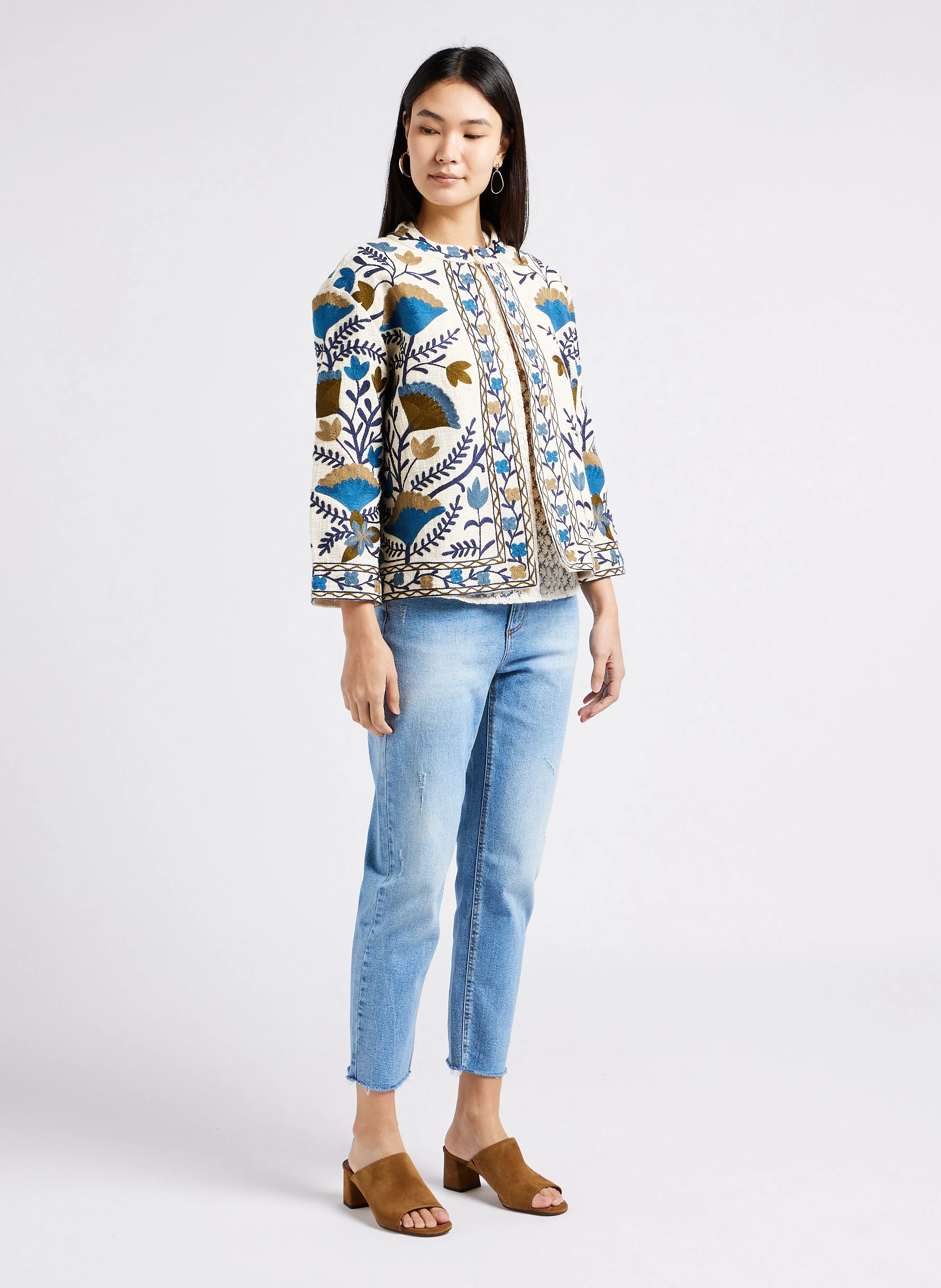 CAMOMILLE - Chemisier col rond broderie florale | Blanc