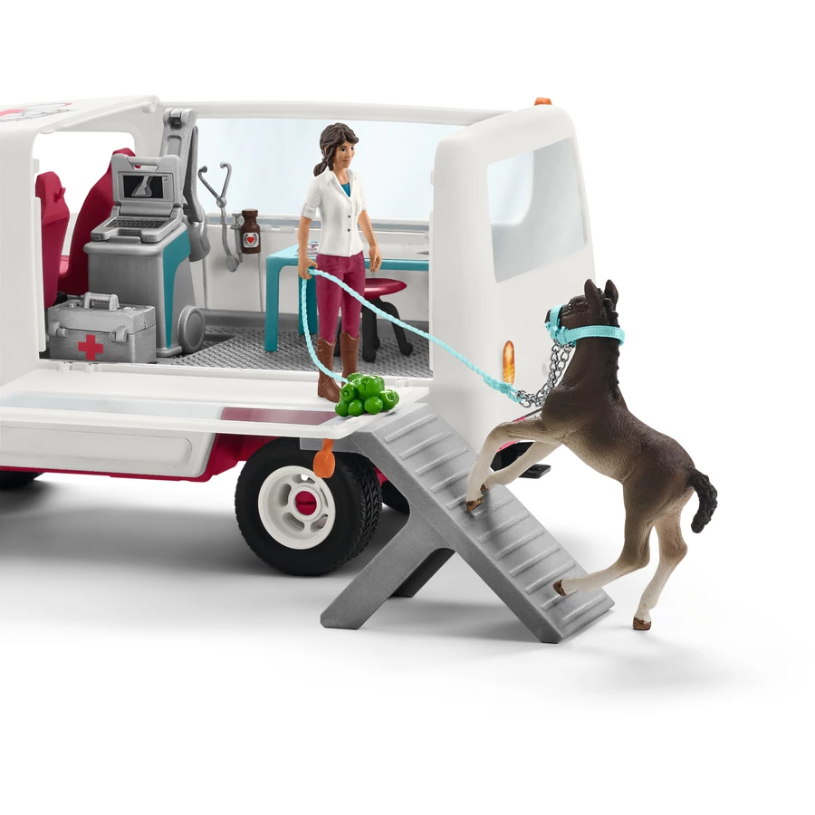 schleich® Mobile Tierärztin mit Hannoveraner Fohlen 42439