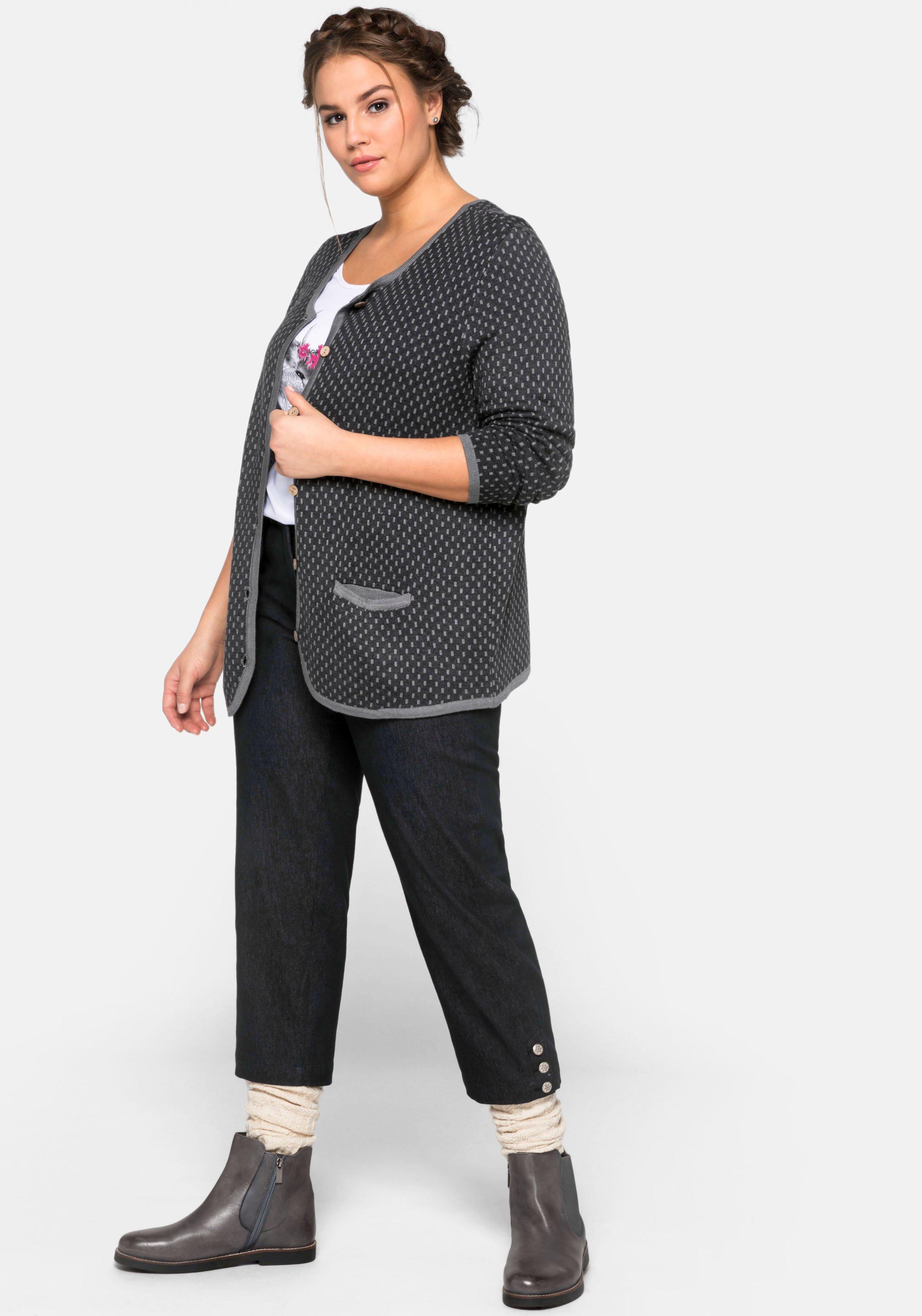 Strickjacke im Trachtenstil, Knöpfe in Holzoptik