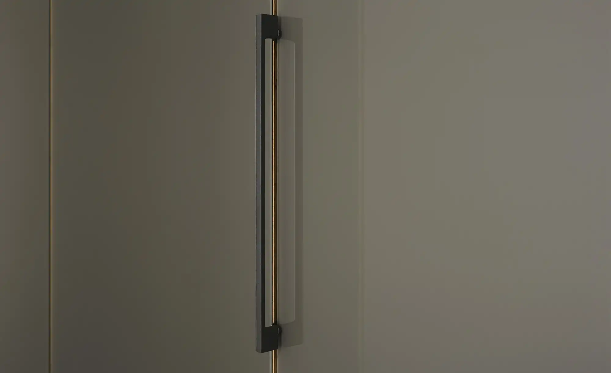 Drehtürenschrank Miri