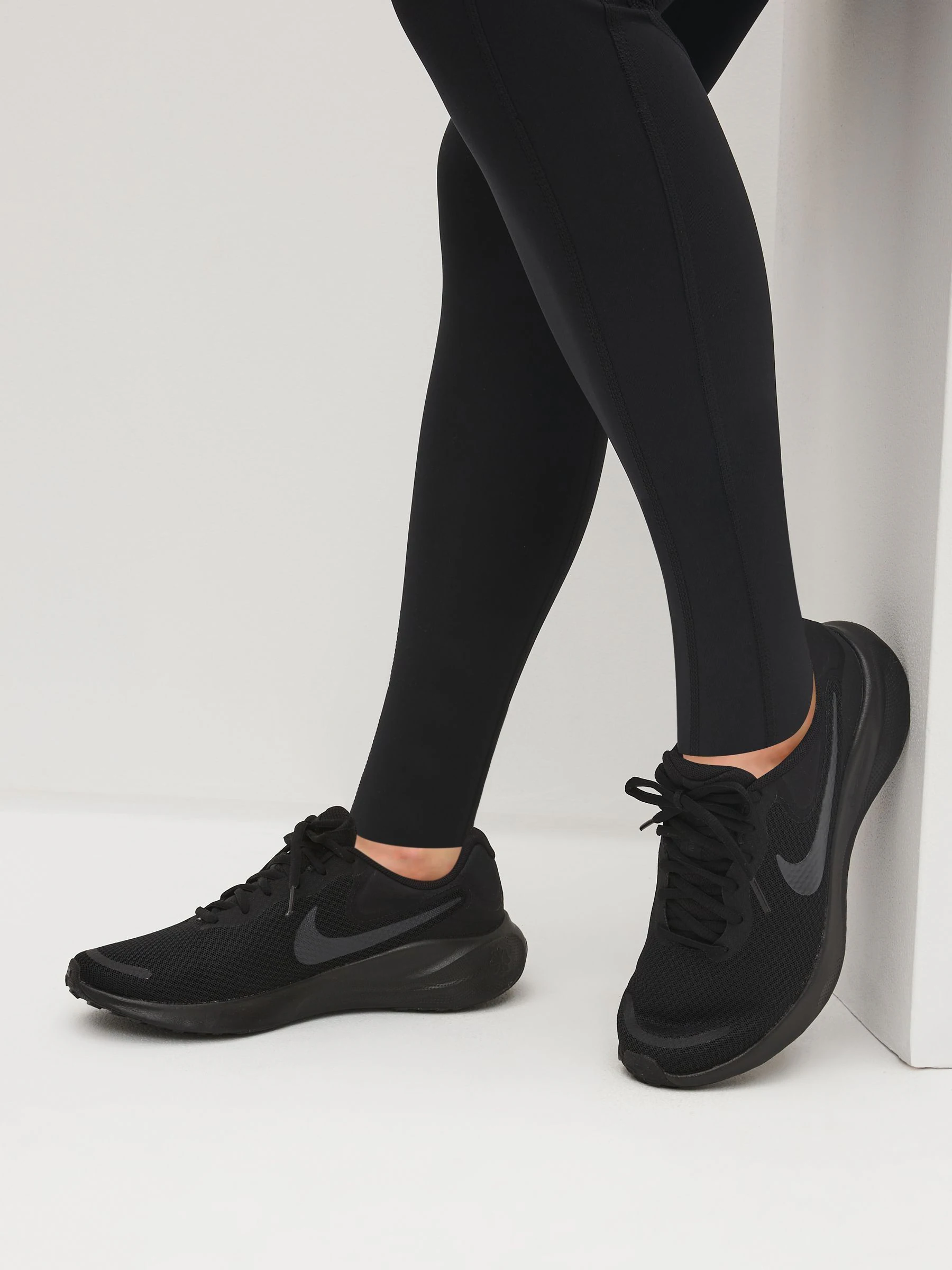 Zwart - Nike Revolution 7 hardloopschoenen