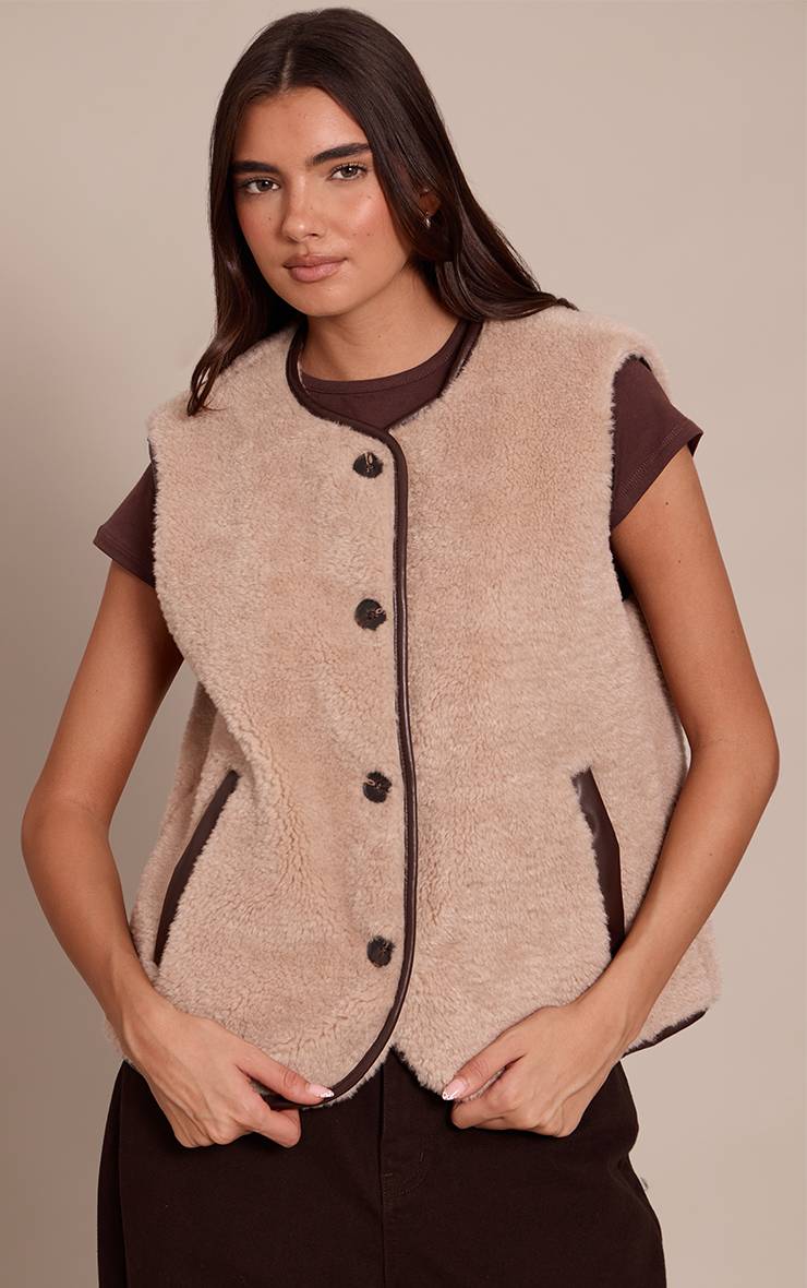 Beige Gilet En Imitation Mouton Retourné Avec Finitions Synthétiquecuir