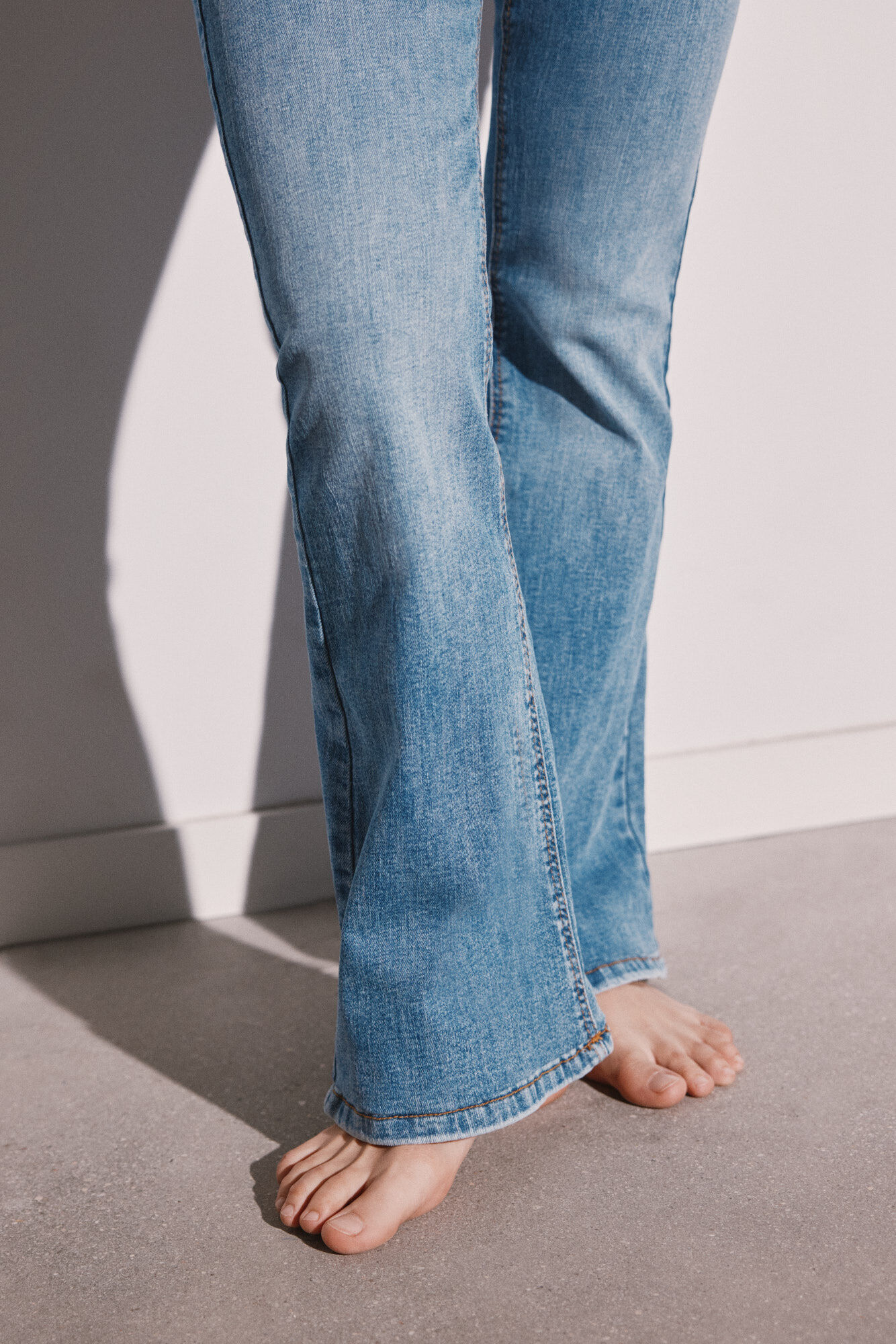 Calça jeans flare de algodão