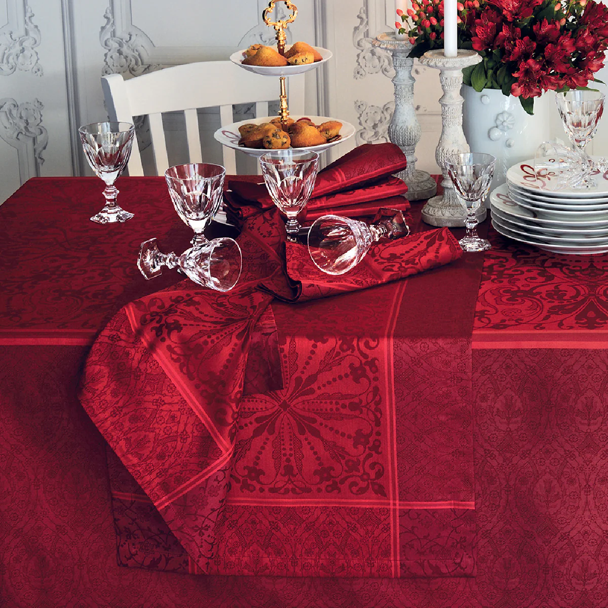 Chemin de table antitache déperlant pur coton bordeaux 52X147 Garnier