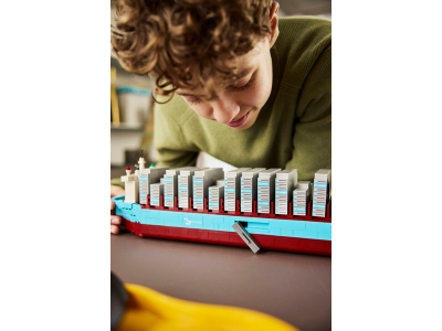 LEGO Maersk containerschip met dubbel brandstofsysteem (40955)