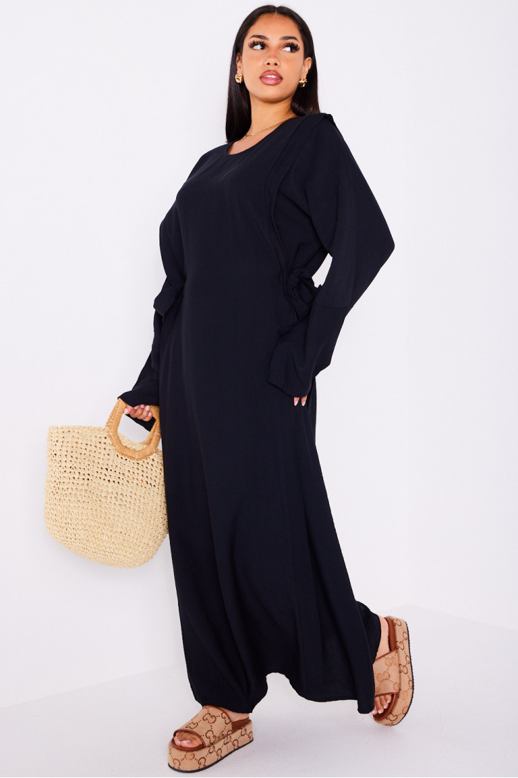 Robe noire à empiècement noué sur les côtés