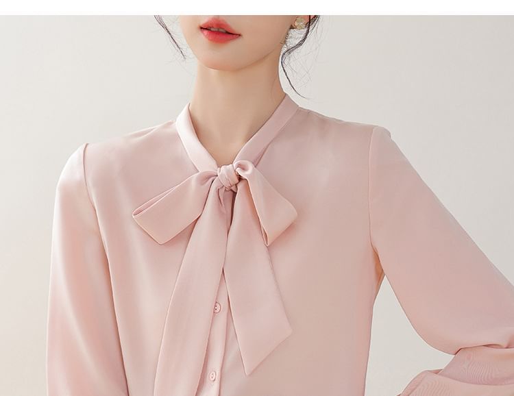 Luminato - Blouse met lange mouwen en strikhals