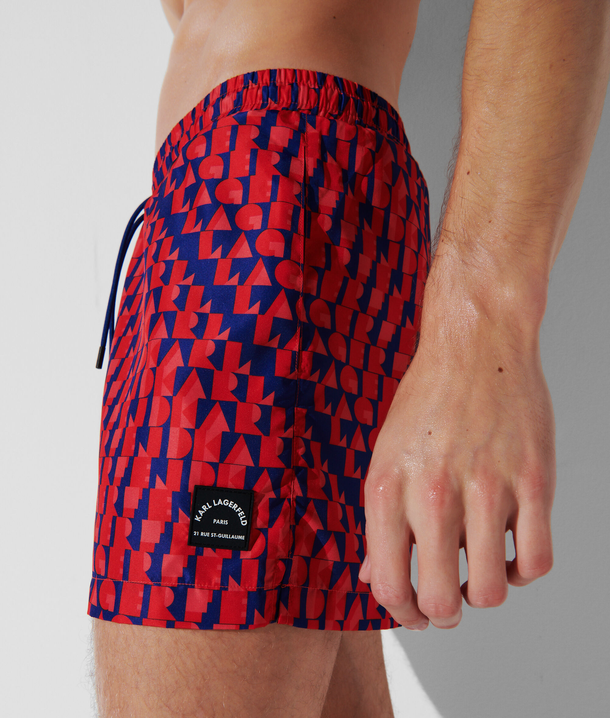 SHORT DE BAIN AVEC LOGO ABSTRAIT