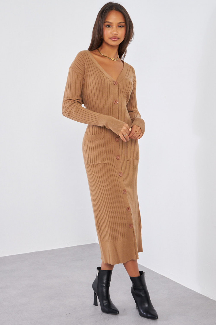 Robe beige foncé à boutons