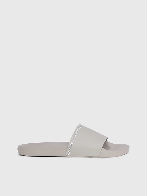 Chinelo com logotipo