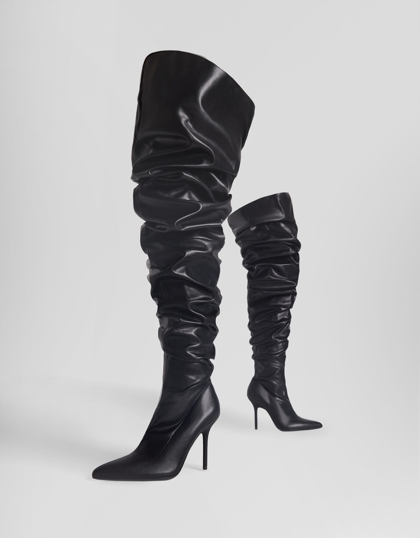 Botas de cano alto folgadas da Generation Bershka com salto agulha.
