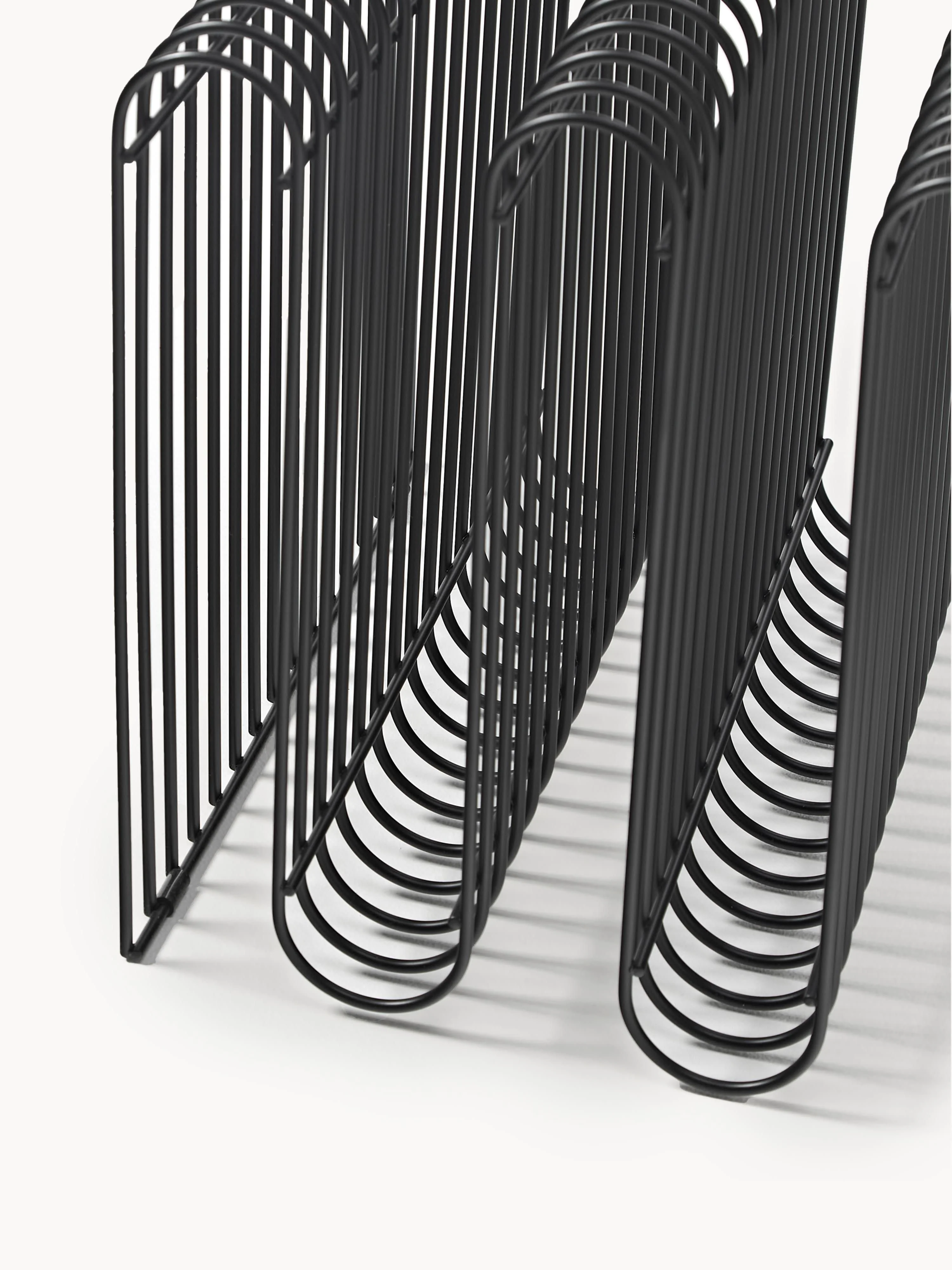 Metalen tijdschriftenhouder Curva