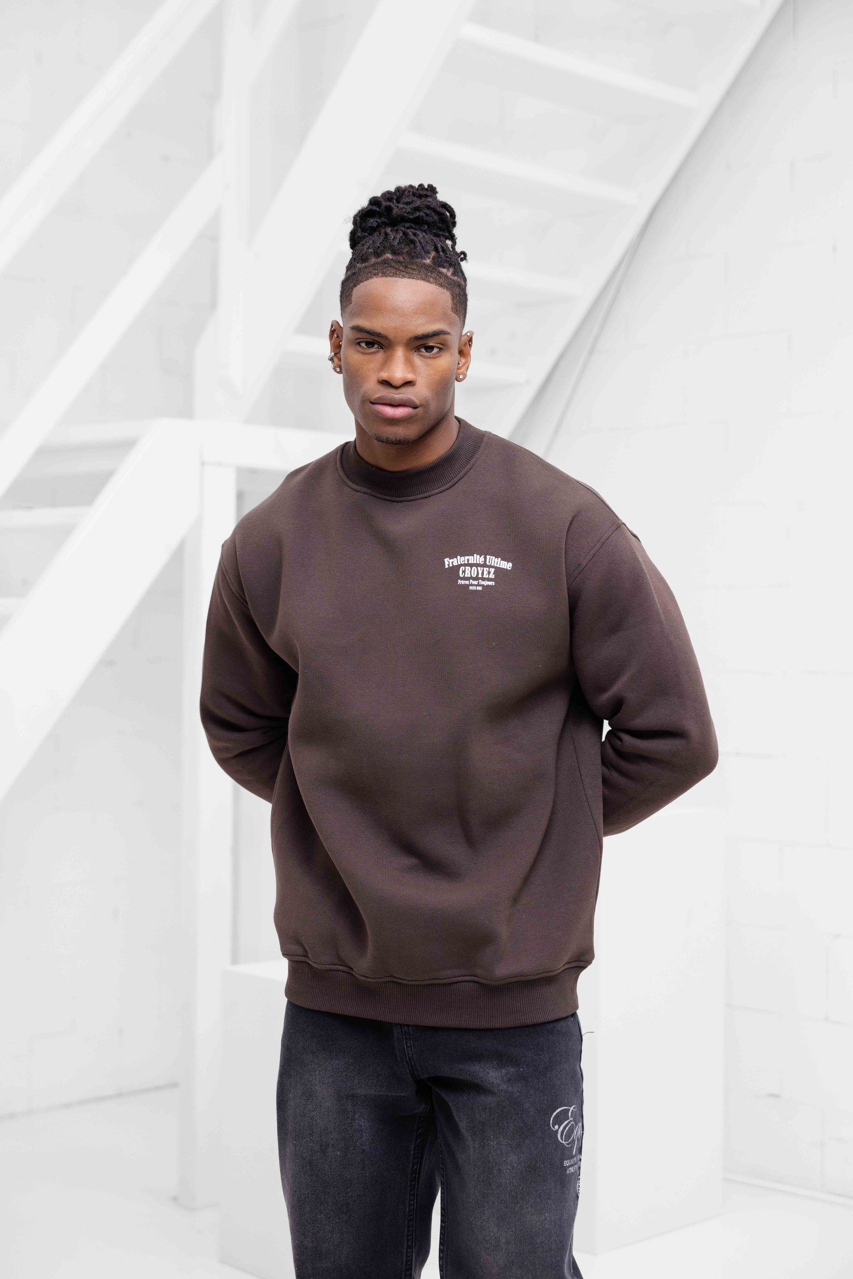 Croyez Fraternité Sweater Heren Bruin