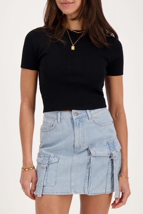 Zwarte basic crop top met korte mouwen