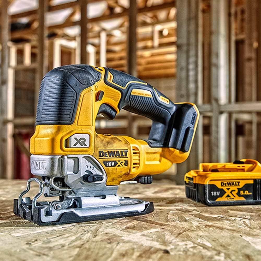 Serra Tico-Tico DEWALT 18V sem Escova com Alça Superior - Modelo DCS334N-XJ