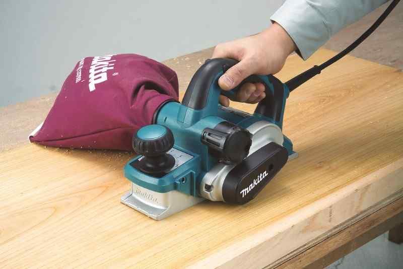 Makita KP0810K 230V Schaaf 82 mm in koffer