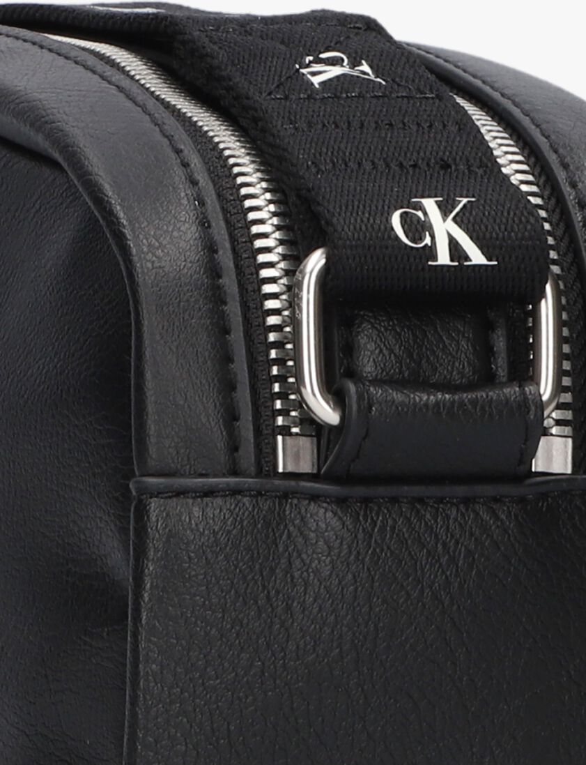 CALVIN KLEIN zwarte calvin klein schoudertas ultralight dblzipcamera bag21