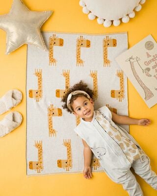 Bizzi Growin Strikketeppe Aio Baby, Gilbert Giraffe