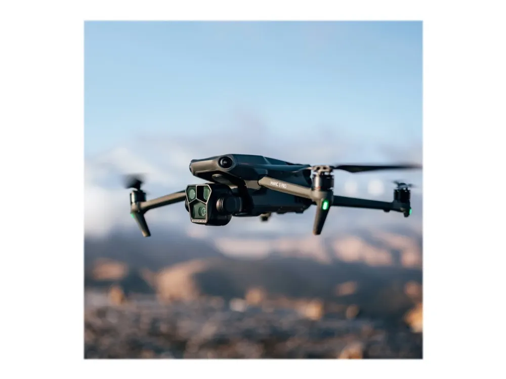 DJI Mavic 3 Pro Fly More Combo (DJI RC)