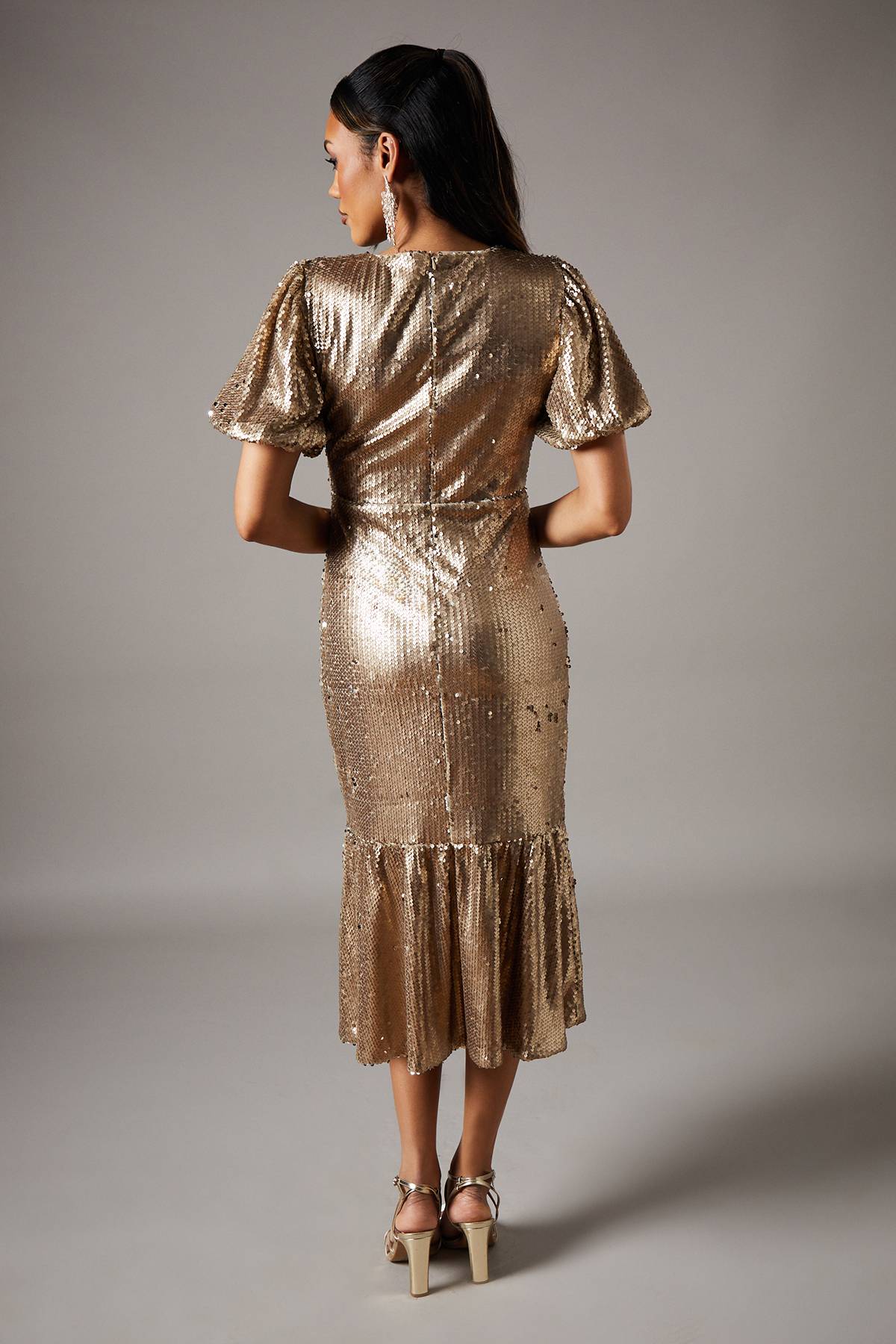 Coast Robe Midi Dorée à Sequins de Soirée avec Manches Bouffantes