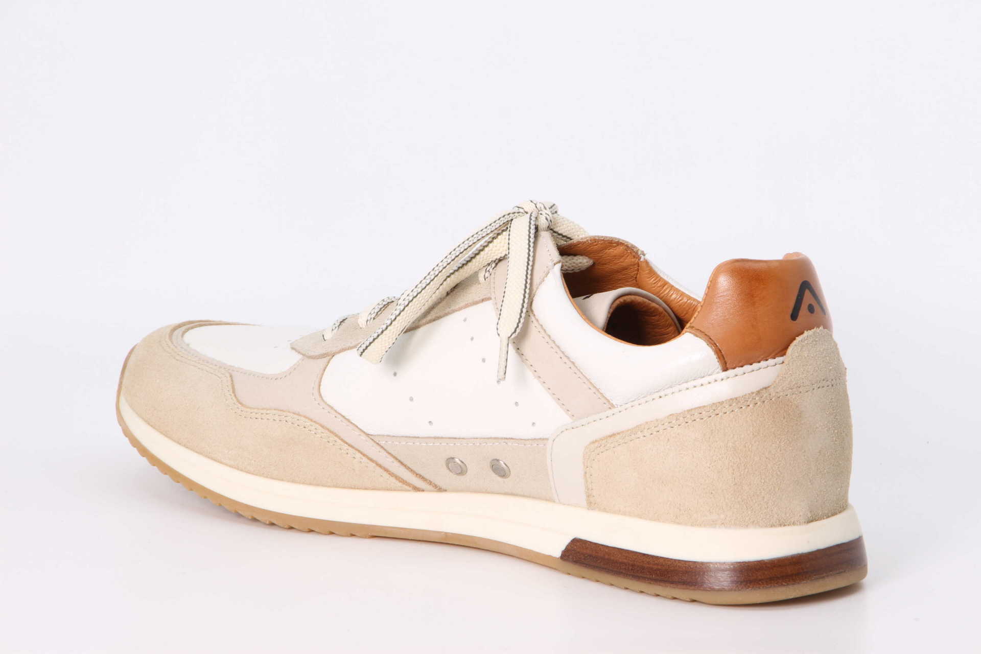 Ambitious SLOW offwhite