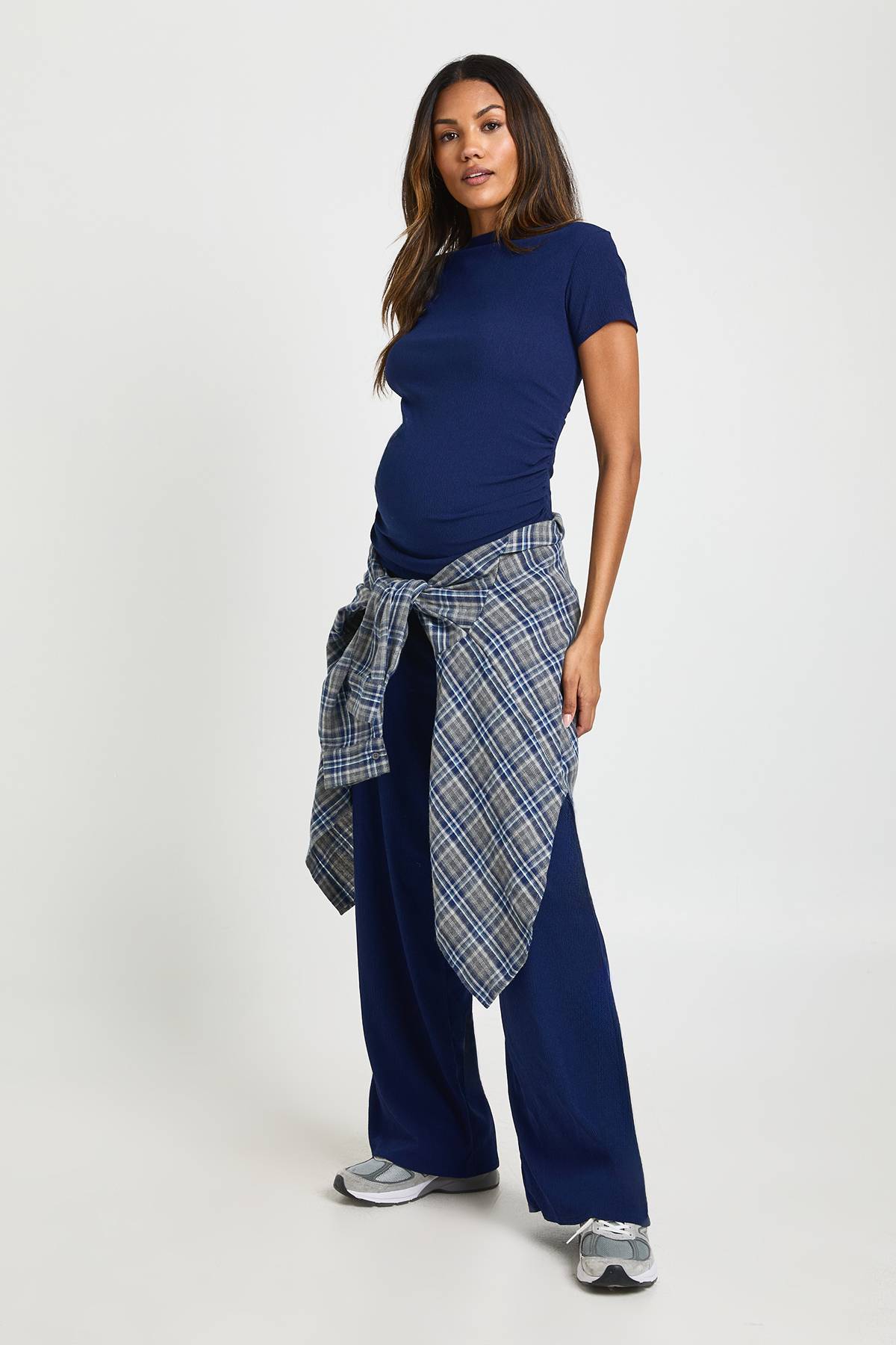 boohoo Ensemble Coordonné de Maternité T-shirt à Fronces Latérales et Pantalon Large