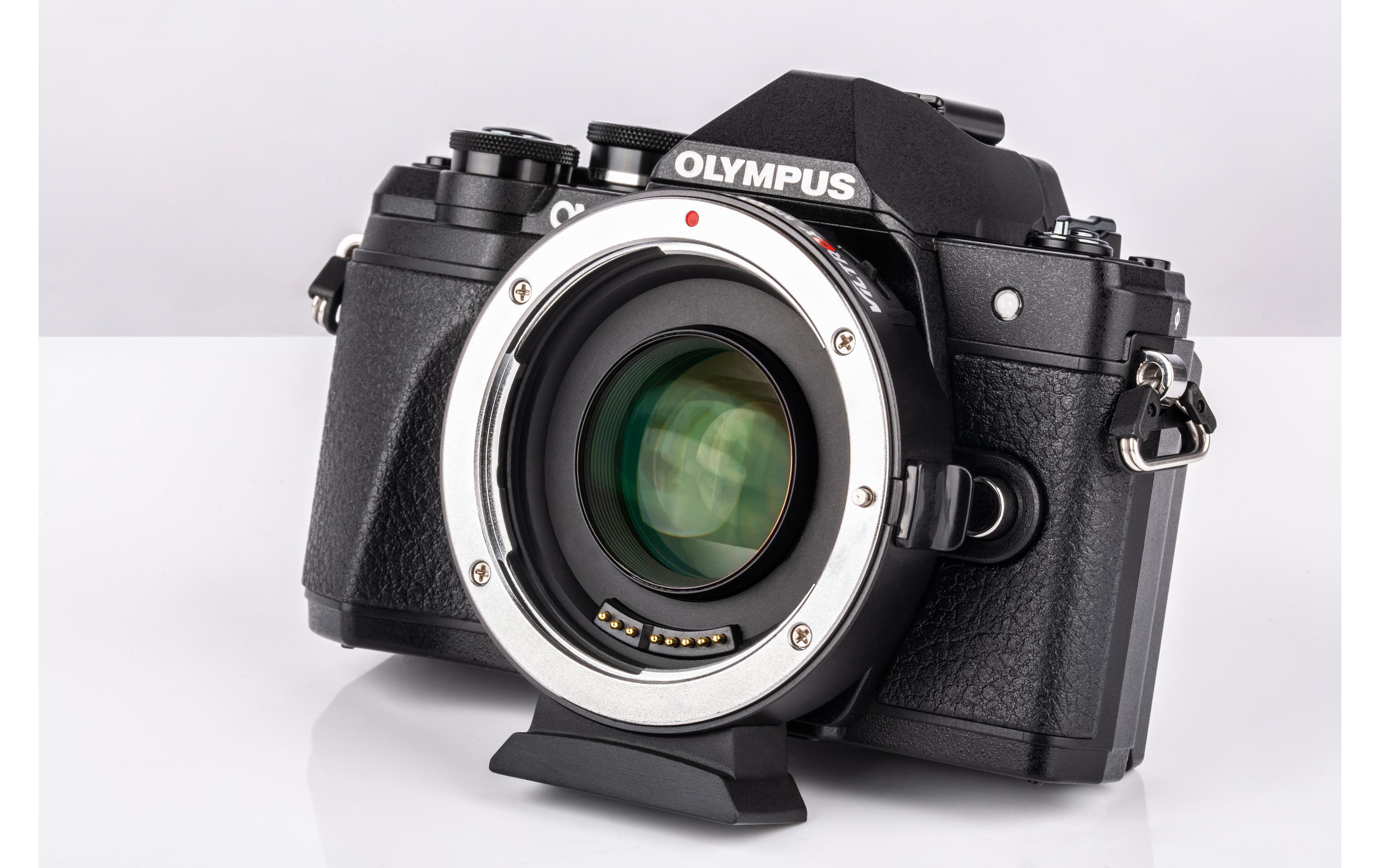 Objektiv-Adapter EF-M2 II<br>Kompakter Objektiv-Adapter für das MFT-Bajonett