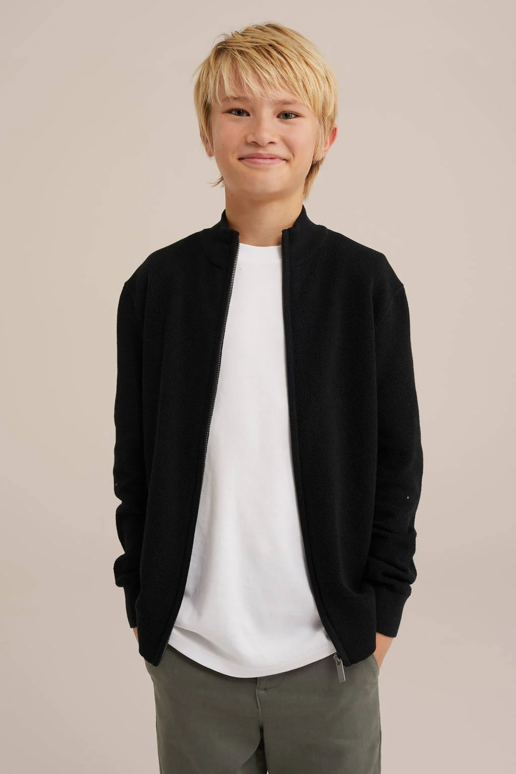 WE Fashion vest zwart fijn gebreid