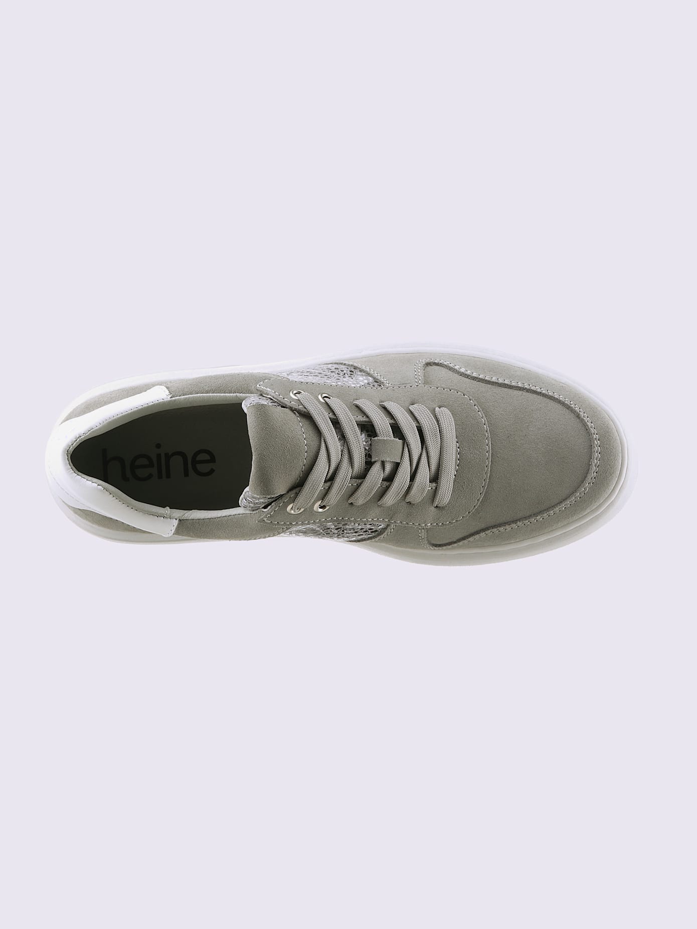 Baskets cuir velours de vache.