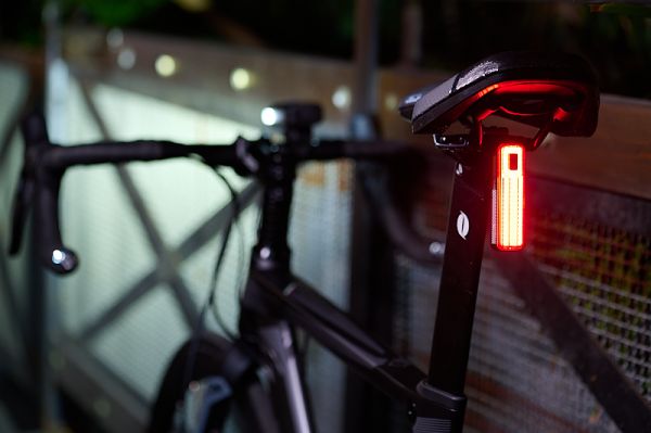 Moon Helix Max Genopladelig Baglygte, 250 Lumen