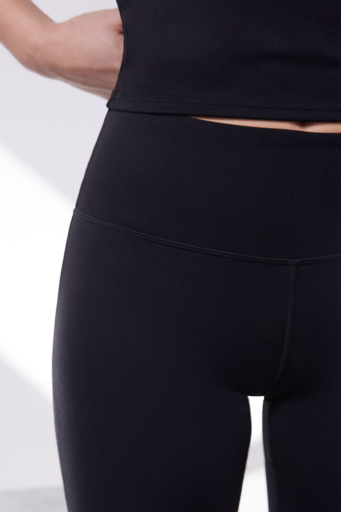 Calça legging preta flare Soft Move