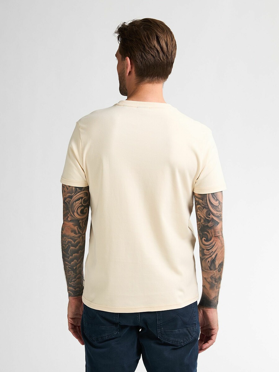 INDÚSTRIAS PETROLÍFERAS<br>Camiseta de manga curta com logotipo no peito