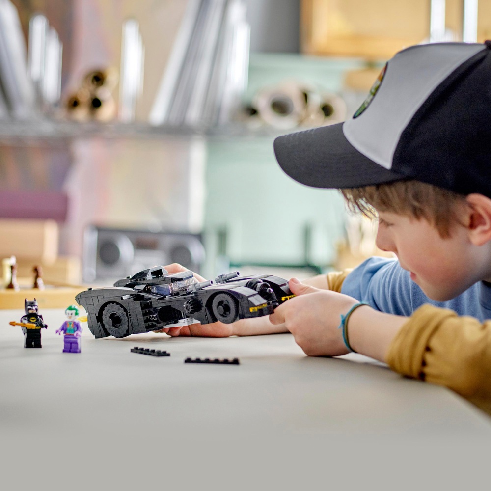 LEGO DC 76224 Batmobil: Batman vs. The Joker Chase Car Spielzeug