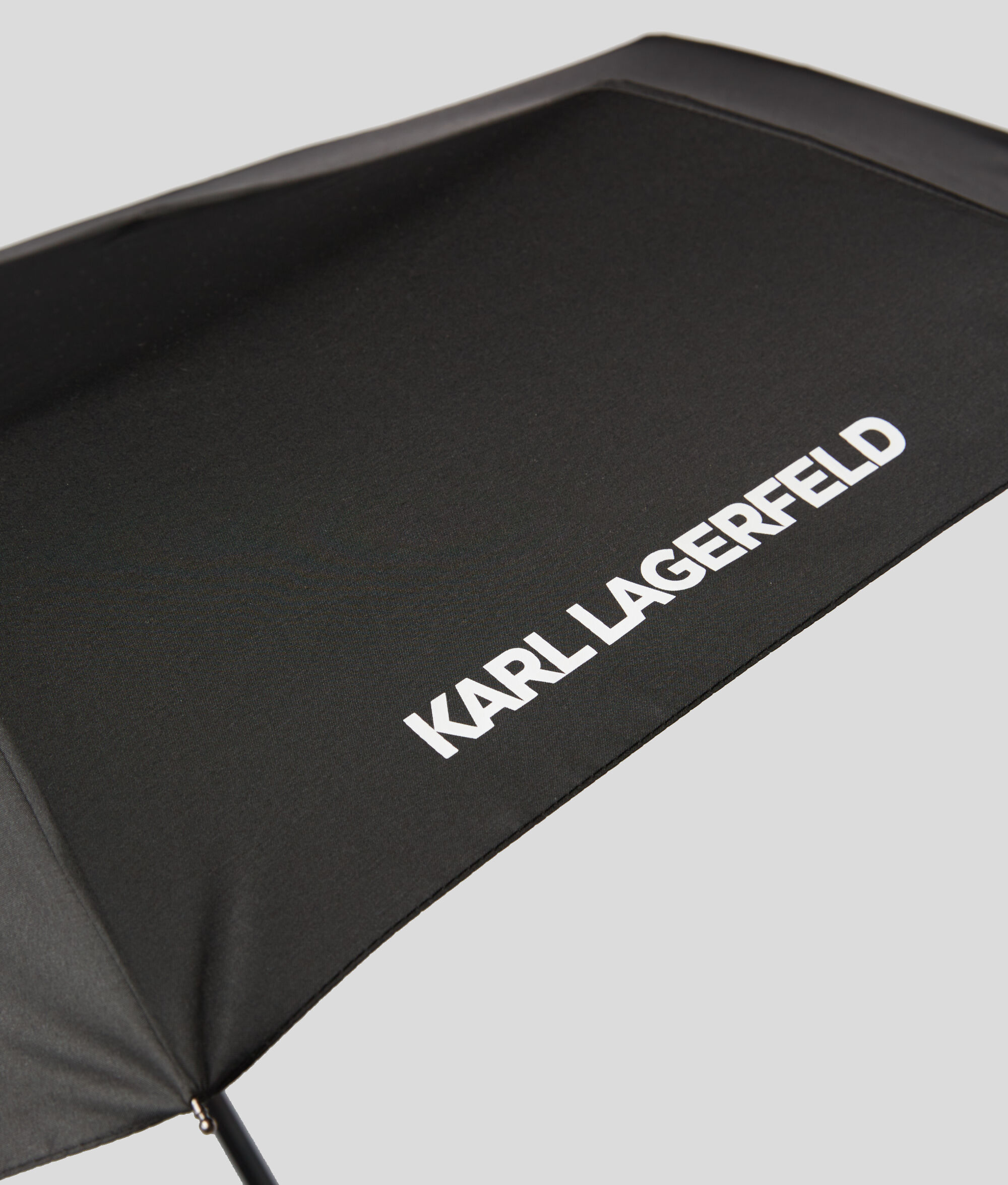 PARAPLUIE ESSENTIAL AVEC LOGO KARL